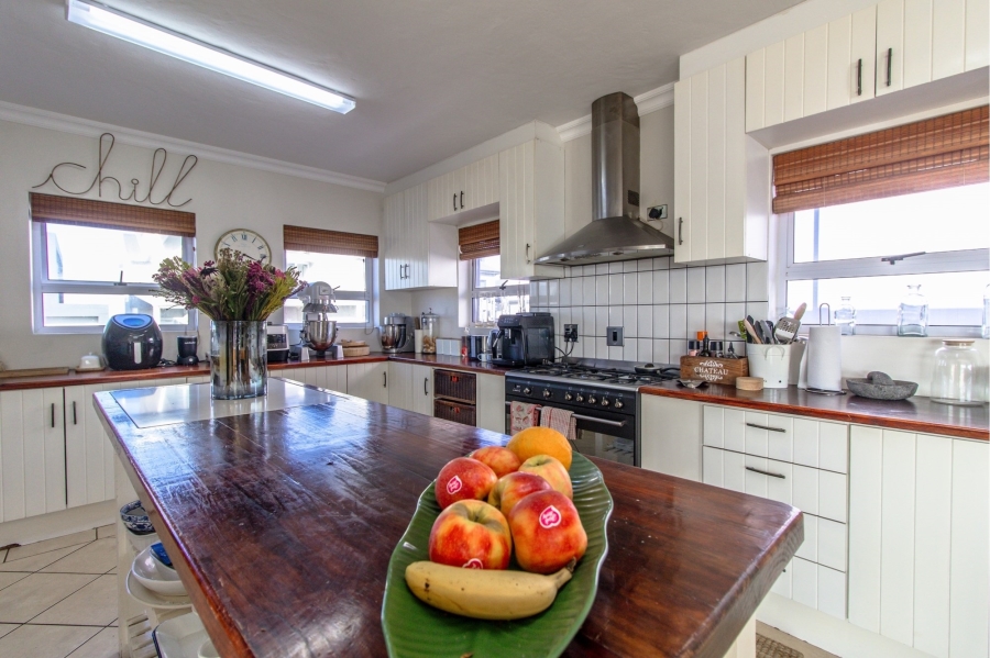 5 Bedroom Property for Sale in Calypso Beach Western Cape